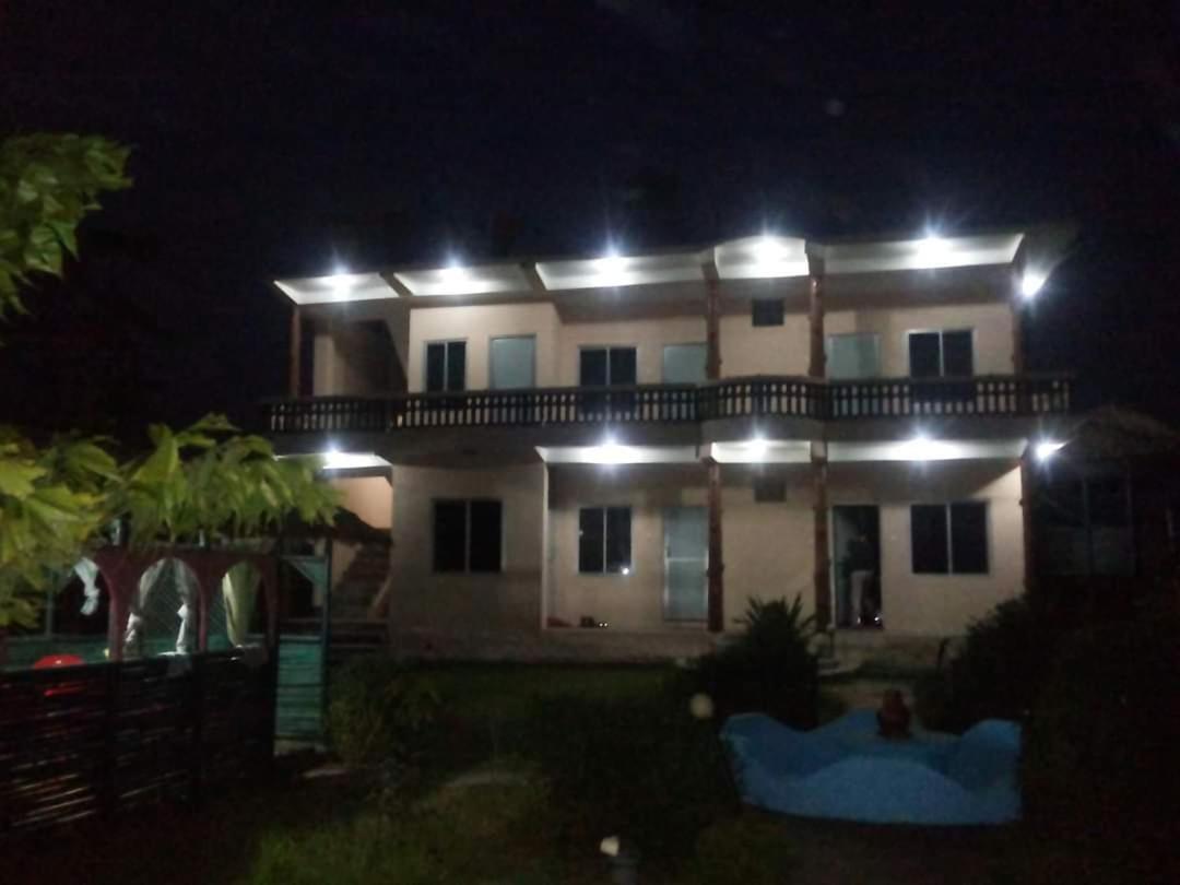 Hotel Garden Of Dreams Sauraha Exterior photo